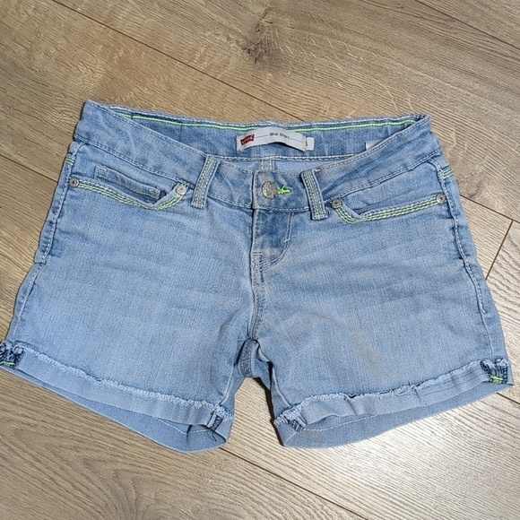 Levi's Pants - Levi’s Midi Short Light Wash Size 1